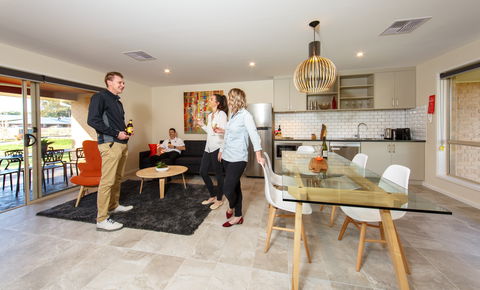 Howlong Country Golf Club Motel - Surfers Gold Coast 0