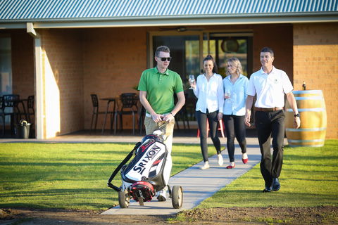Howlong Country Golf Club Motel - Surfers Gold Coast 1