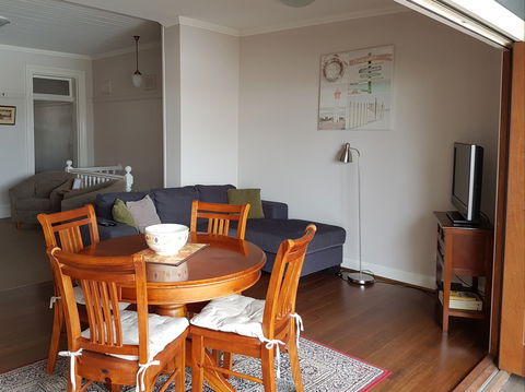 Newcastle Short Stay Apartments - Vista Apartment - Surfers Gold Coast 3