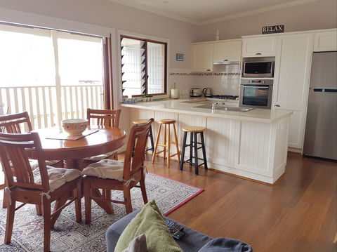 Newcastle Short Stay Apartments - Vista Apartment - Surfers Gold Coast 4