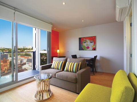 Oaks Melbourne South Yarra Suites - Surfers Gold Coast 0