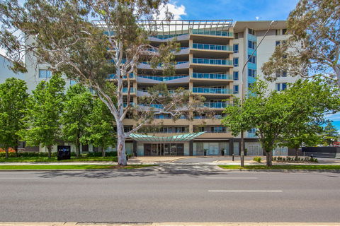 Pacific Suites Canberra - Surfers Gold Coast 1