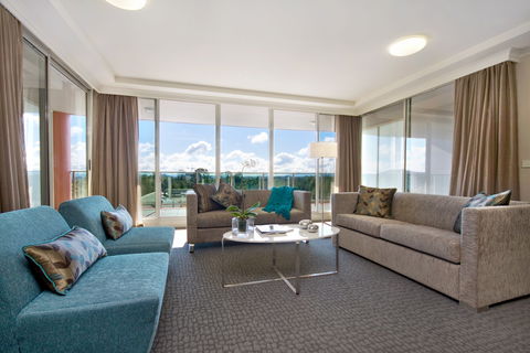 Pacific Suites Canberra - Surfers Gold Coast 2