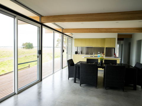 Pelican Point Sanctuary - Surfers Gold Coast 1