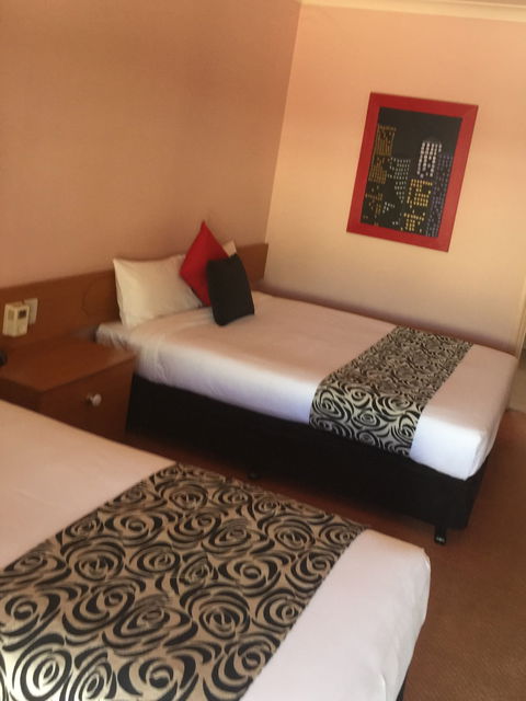 Philadelphia Motor Inn - Surfers Gold Coast 8