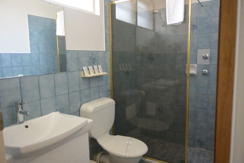Queanbeyan Motel - Surfers Gold Coast 4