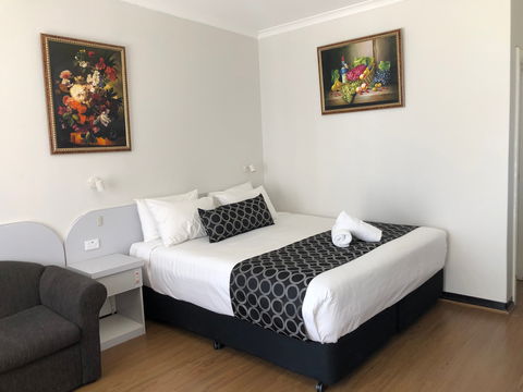 Queanbeyan Motel - Surfers Gold Coast 5