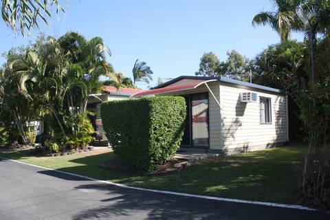 Sarina Palms Caravan Village - Surfers Gold Coast 1