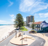 Seawall Apartments - Surfers Gold Coast
