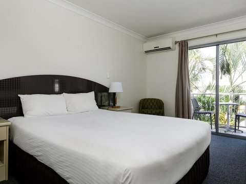 The Waterloo Bay Hotel - Surfers Gold Coast 2