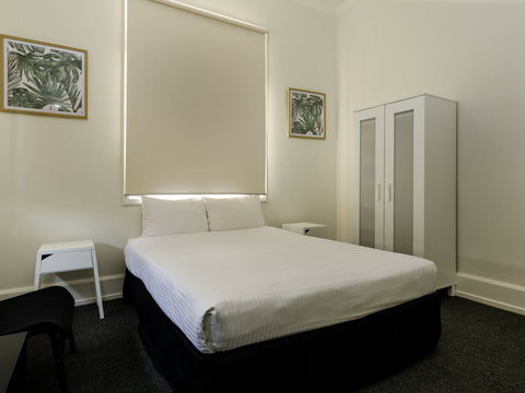 The Waterloo Bay Hotel - Surfers Gold Coast 4