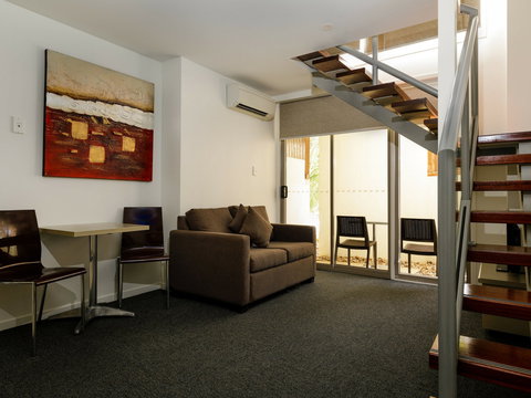 The Waterloo Bay Hotel - Surfers Gold Coast 5