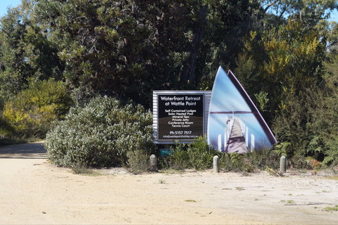 Waterfront Retreat At Wattle Point - Surfers Gold Coast 1