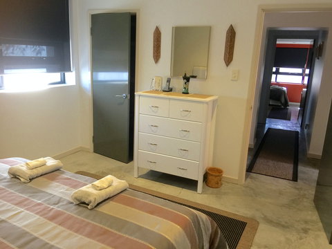 Westerley Accommodation - James House - Surfers Gold Coast 3