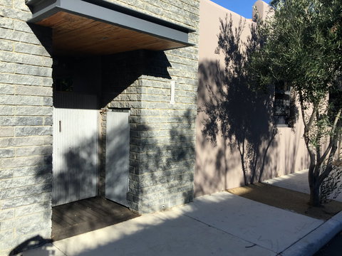 Westerley Accommodation - James House - Surfers Gold Coast 8