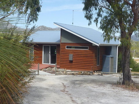 Yakkalla Holiday Cottage - Surfers Gold Coast 2