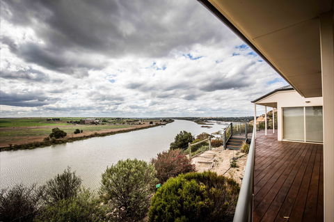 40c Lookout Drive Murray Bridge - Surfers Gold Coast 0