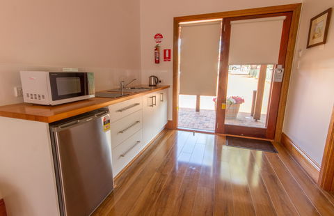 Adelaide Hills, Birdwood Motel - Surfers Gold Coast 2