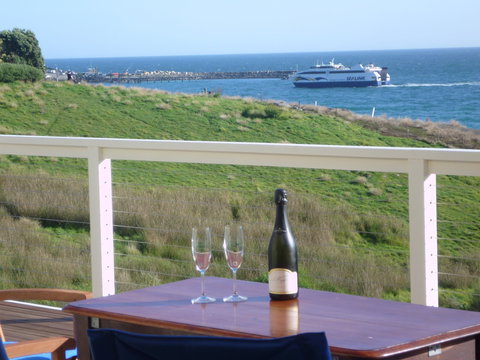 Ashendens At Penneshaw - Surfers Gold Coast 0