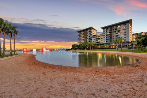 Astra Apartments NT - Surfers Gold Coast 1
