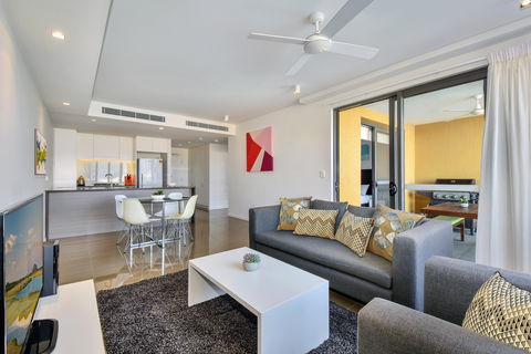 Astra Apartments NT - Surfers Gold Coast 2
