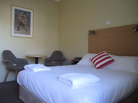 Bathurst Explorer Motel - Surfers Gold Coast 1