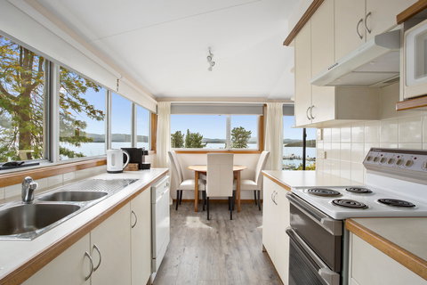 Beauty Point Holiday House - Surfers Gold Coast 1