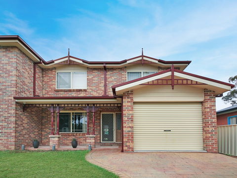 Burrill By The Beach - Surfers Gold Coast 1
