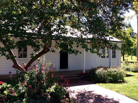 Cairnie Country Cottage - Surfers Gold Coast 0