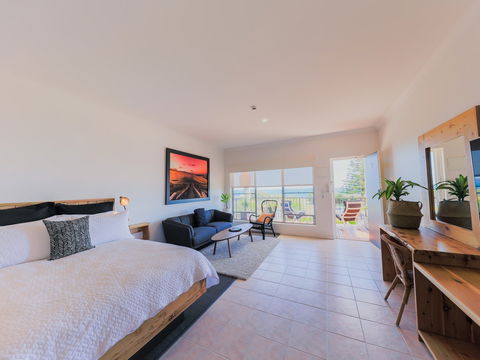 COAST Motel & Apartments - Surfers Gold Coast 0