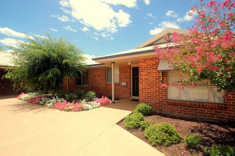 Colonial Court Villas Serviced Apartments - Surfers Gold Coast 2