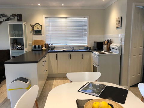 Flutterby's Beach Retreat Preston Beach - Surfers Gold Coast 1