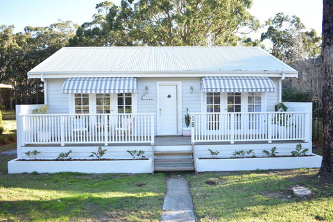Luna Jervis Bay - Surfers Gold Coast 1