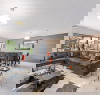 Mount Gambier Apartments - MG Delux - Surfers Gold Coast