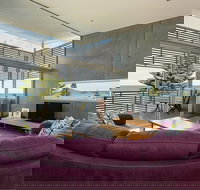 New York Loft Style Waterfront 3BR Holiday Home - Surfers Gold Coast