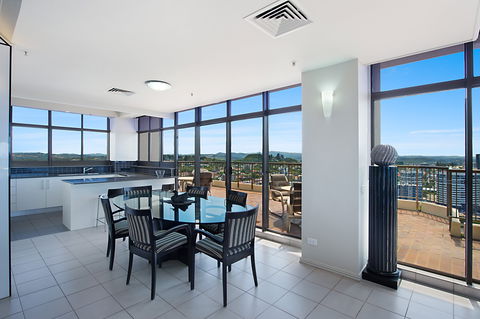 Seascape Penthouse - Surfers Gold Coast 2