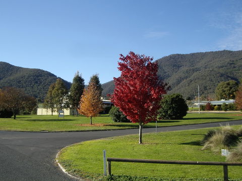 Talbingo Country Club - Surfers Gold Coast 1