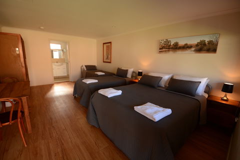 The Original Silverton Hotel - Surfers Gold Coast 2