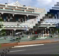 Thunderbolt Inn aka The Bottom Pub - Surfers Gold Coast