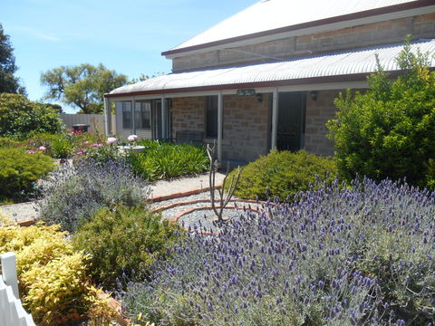 Ti Tree Cottage - Surfers Gold Coast 0