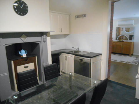Ti Tree Cottage - Surfers Gold Coast 2