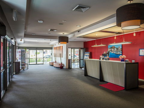 Townsville Central Hotel - Surfers Gold Coast 1