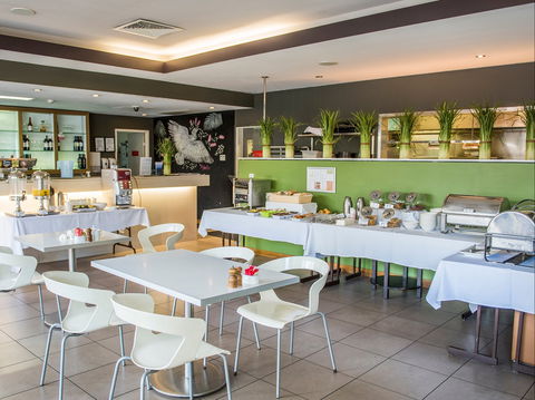 Townsville Central Hotel - Surfers Gold Coast 2