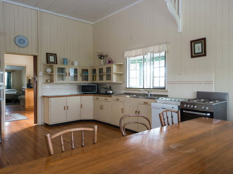 Vineyard Cottage - Surfers Gold Coast 2