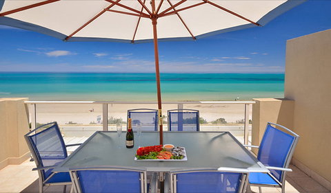 Adelaide Luxury Beach House - Surfers Gold Coast 0