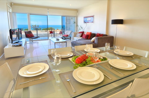 Adelaide Luxury Beach House - Surfers Gold Coast 2