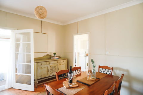 Adelong Valley Farm Stays - Moorallie Cottage - Surfers Gold Coast 2