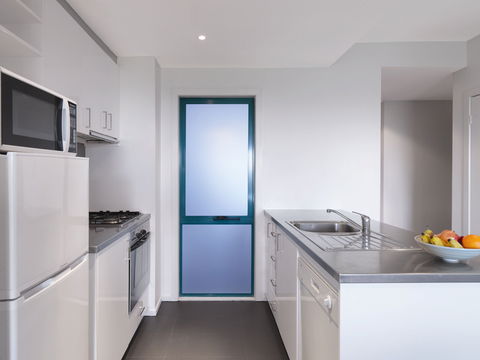 Adina Apartment Hotel St Kilda - Surfers Gold Coast 2