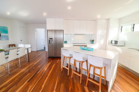 Bali St Beach House - Surfers Gold Coast 1