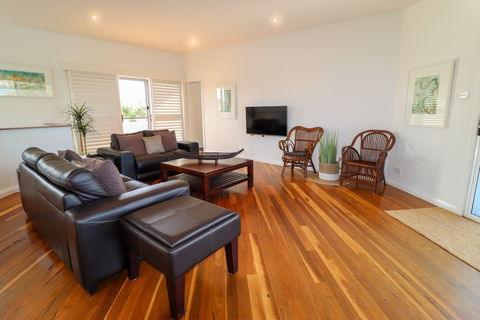 Bali St Beach House - Surfers Gold Coast 2